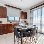 Bayside Apartment *